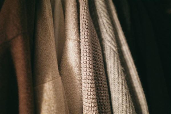 Guide til cashmere bluser: Luksus og komfort i hverdagen